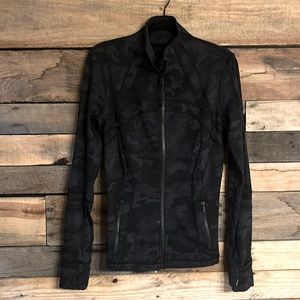 Lululemon women’s athletic zippered jacket sz 8